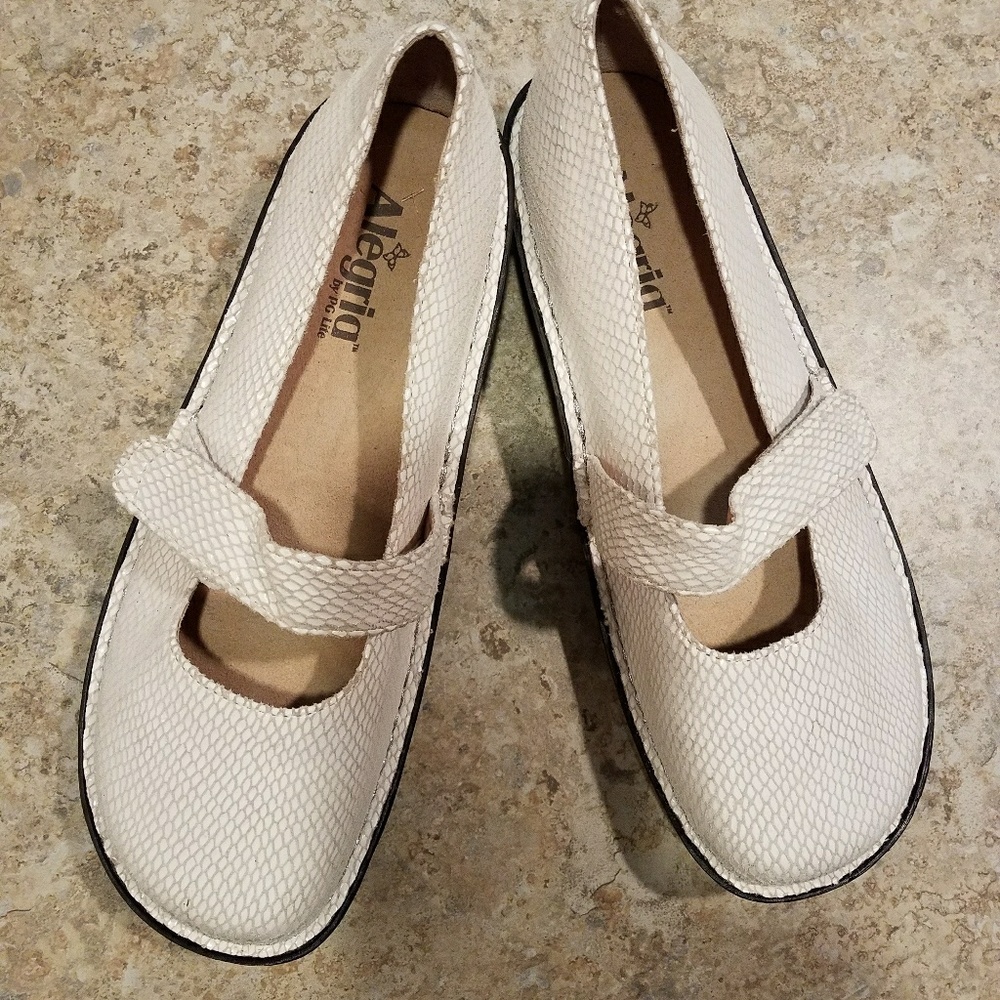 Algeria shoes